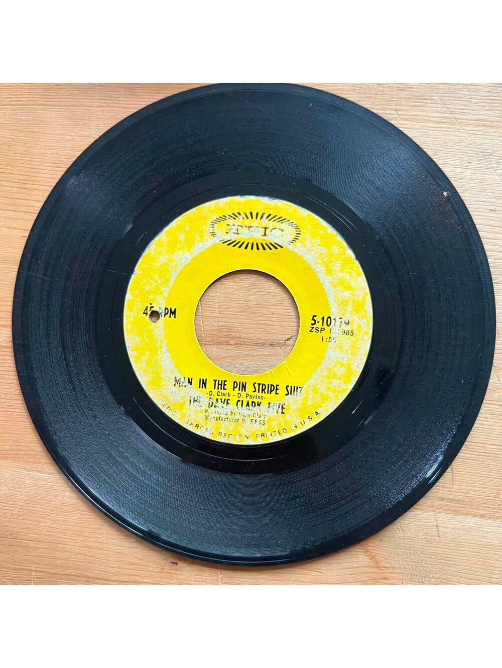 The Dave Clark Five - Man in the Pin Stripe Suit 45rpm VG+ R10